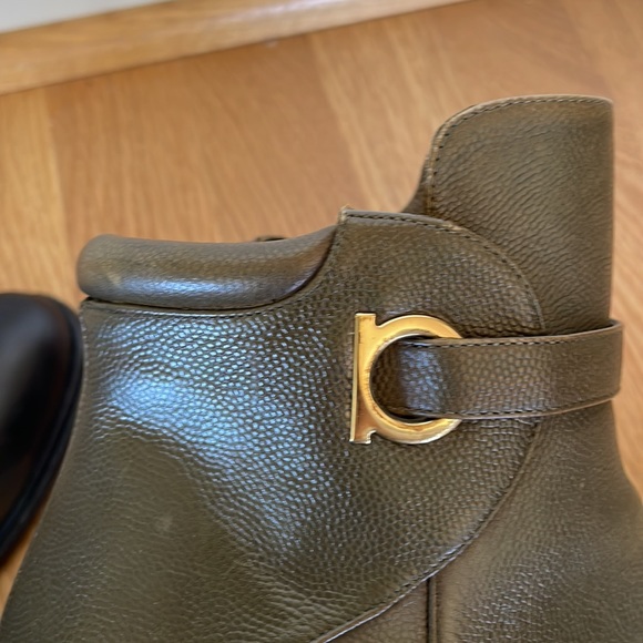 SALVATORE FERRAGAMO Florian Green Ombré Block-Heel Booties Gancini Logo Size 7 - Picture 11 of 12